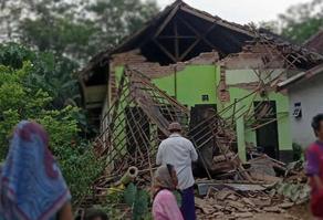 Землетрясение в Индонезии - 7 человек погибли - ОБНОВЛЕНО