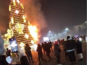Gori Christmas tree catches fire