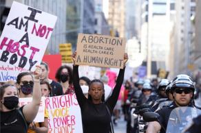 Tens of thousands of women march for abortion rights in US