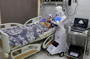 ეგვიპტის საავადმყოფოში სამედიცინო მუშაკები რობოტმა შეცვალა