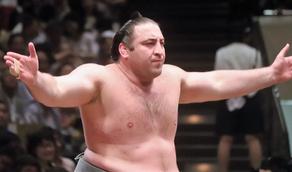 Georgian sumo wrestler Tochinoshin wins super tournament in Tokyo - VIDEO