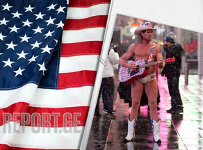 Naked cowboy in snowy New York  - VIDEO