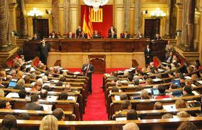 Catalonian Parliament signs resolution of non-recognition of the King