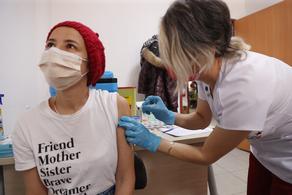 В Турции китайской вакциной от COVID-19 привили 650 000 человек