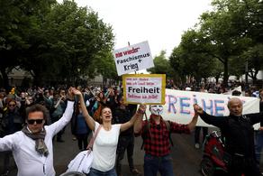 60 протестующих  арестовали в Берлине