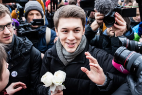 Russian activist gets suspended sentence for YouTube video -VIDEO