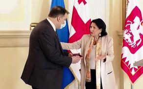 Зурабишвили наградила Левана Тактакишвили Орденом чести