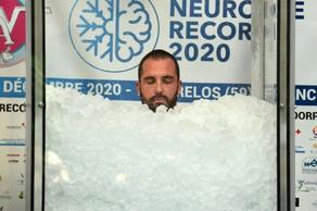 French man sets new world record in freezing glass cabin