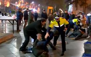 Противостояние возле парламента - полиция задержала двух человек