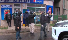 В Кутаиси, во время совершения кражи воры оставили в магазине личные вещи