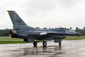 Истребитель F-16 разбился в Южной Каролине