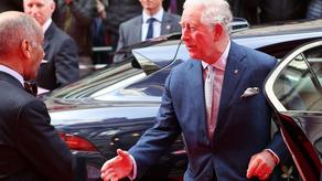 Prince Charles has trouble adapting to new rules of coronavirus  - VIDEO