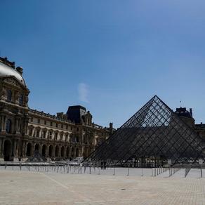 В Париже для посетителей открылся Лувр - ВИДЕО