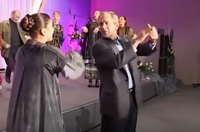 Опубликовано видео танца Буша и Путина - ВИДЕО