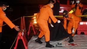 Найдены тела пассажиров пропавшего индонезийского самолета - ФОТО