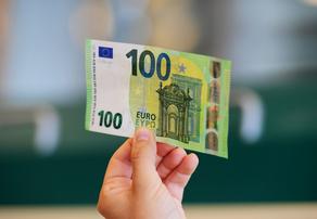 Euro banknotes may feature faces of prominent people