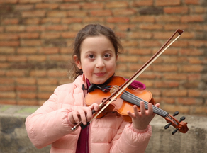 Virtuoso violinist: I cannot see anybody when playing the violin