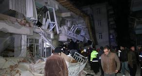 Число жертв в результате землетрясения в Турции возросло - ВИДЕО