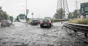 Из-за проливных дождей затопило Милан