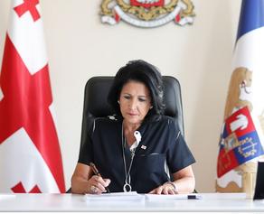 Президент Грузии объявила о введении чрезвычайного положения