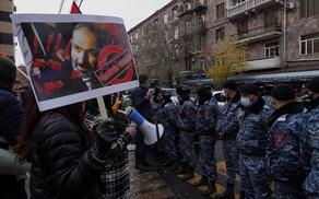 В Ереване проходит автошествие с требованием отставки Пашиняна - ВИДЕО