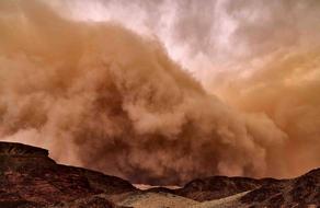 Heavy sandstorm covers the Canary Islands