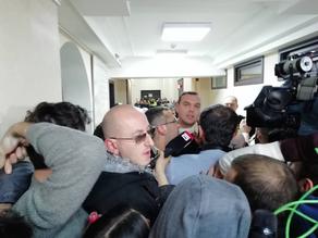 Detained activists' relatives demanding right to enter City Court