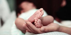 Женщина родила ребенка с антителами к COVID-19