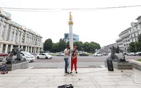 თბილისში ქუჩის მუსიკოსებმა რევაზ ლაღიძის სიმღერები შეასრულეს