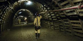 В результате взрыва больше 30 горняков заблокированы на шахте в Германии